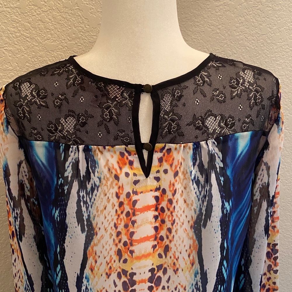 Philosophy Blouse in Vibrant Color Snake Print, accented with Black Lace on back - Picture 6 of 11